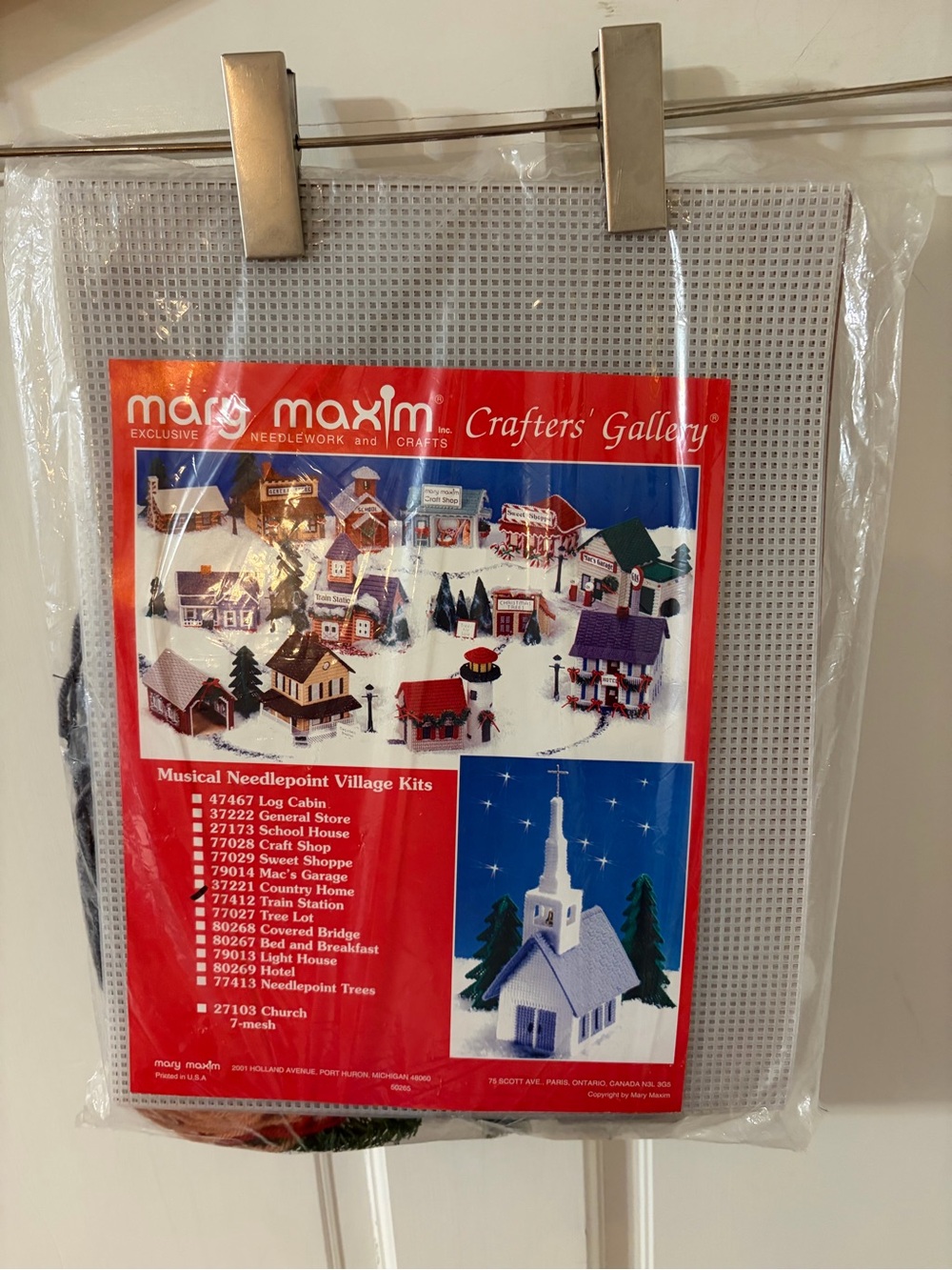 New Sealed Mary Maxim Musical Train Station Plastic Canvas Christmas Village